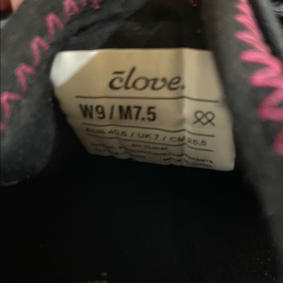 Clove doesn’t have to be boring….Black and Pink Leopard Sneakers - Picture 9 of 10